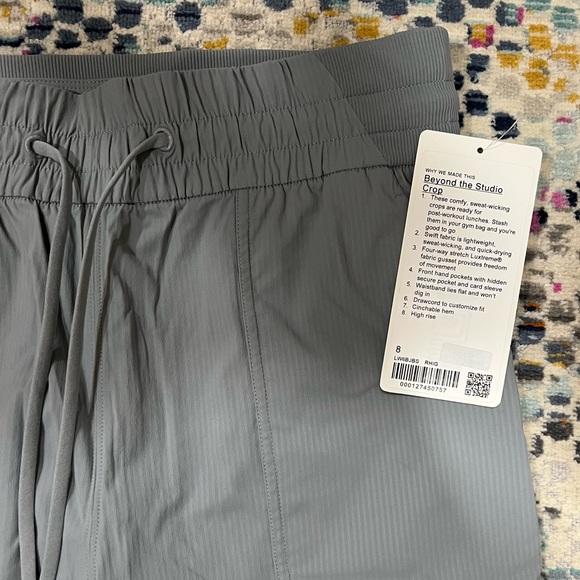 NEW Lululemon Beyond the Studio Crops - Picture 5 of 5
